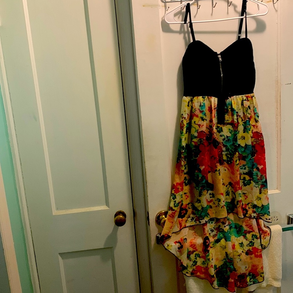 Beautiful hide a low summer dress gently worn size large